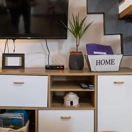 Peaceful House In Nature Nearby National Park Krka Casa de Férias Bristane