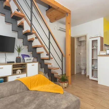 Peaceful House In Nature Nearby National Park Krka Semesterbostad *