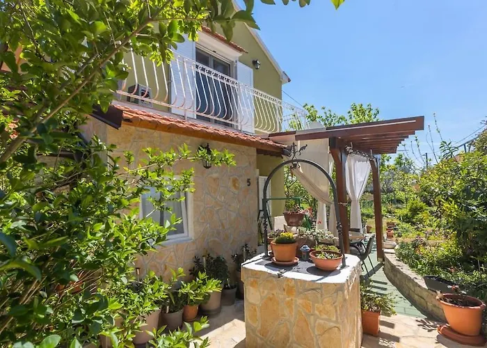 Holiday home Peaceful House In Nature Nearby National Park Krka