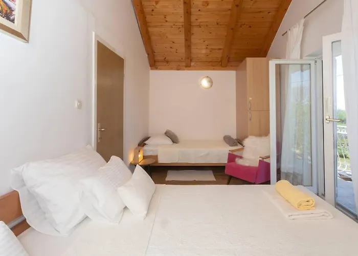 Holiday home Peaceful House In Nature Nearby National Park Krka Bristane