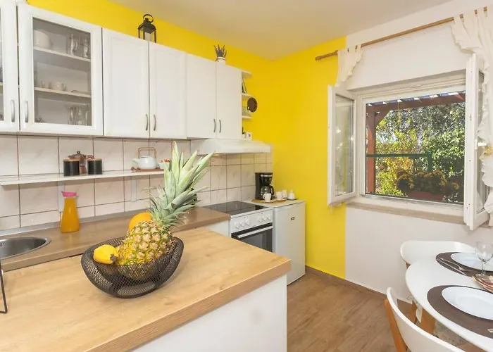 Peaceful House In Nature Nearby National Park Krka Holiday home Bristane