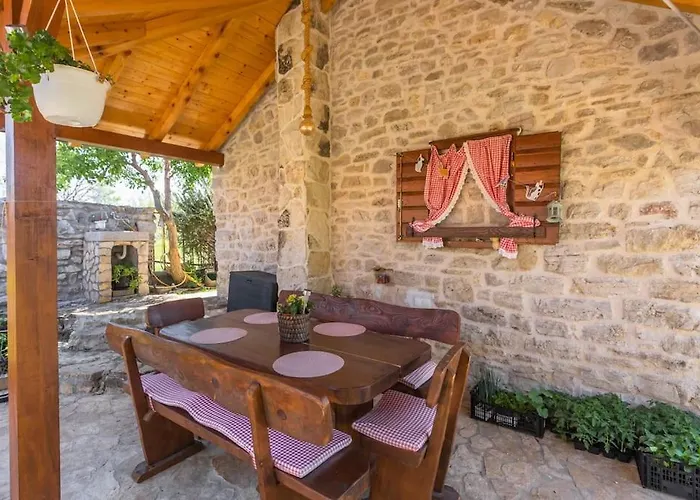 Holiday home Peaceful House In Nature Nearby National Park Krka *