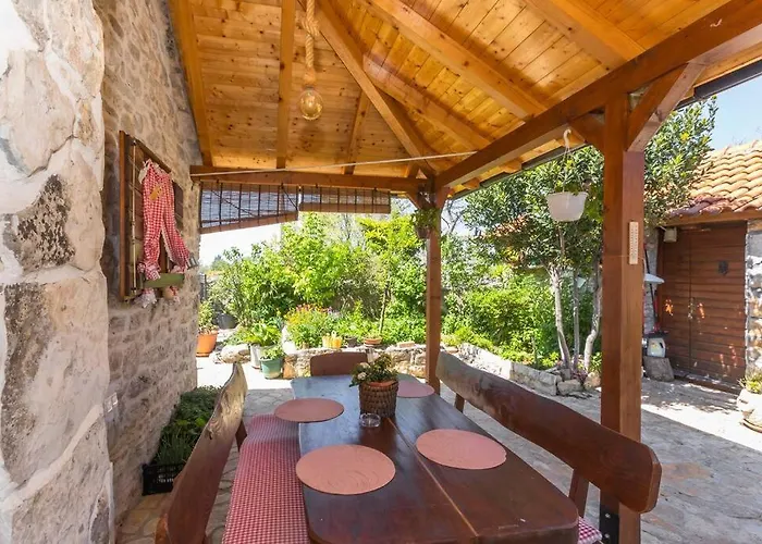 Peaceful House In Nature Nearby National Park Krka Bristane